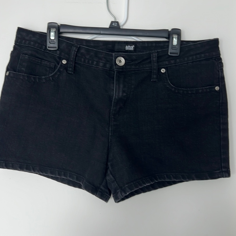 Black jean shorts. 3 inch inseam.
